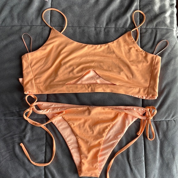 Large orange baiting suit never worn no tags by egreis brand - Picture 2 of 8